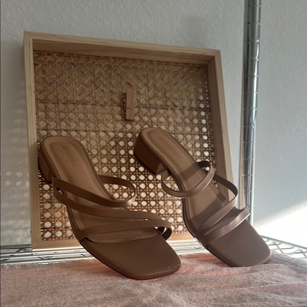Sleek Brown Flat Sandals with Thin Straps